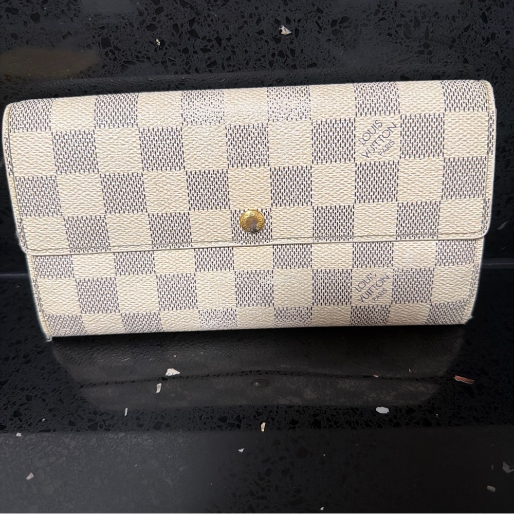 🤑SOLD🤑Louis Vuitton Damier Azur Porte Feuille Sarah Long Wallet White